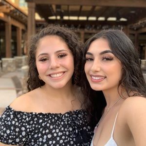 Meet your Posher, Olivia